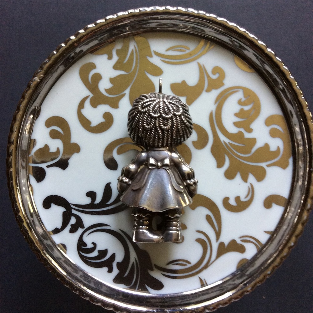 Vintage: Raggedy Ann Sterling Silver Pendant - Picture 2 of 11
